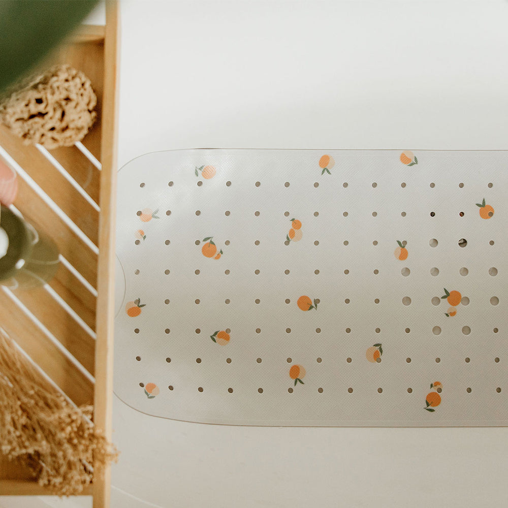 tapis de bain le peche dans la baignoire