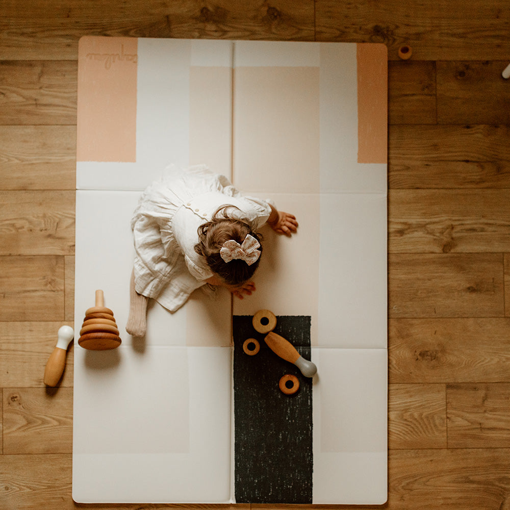 vue d'en haut du tapilou pliable aux motifs épurés