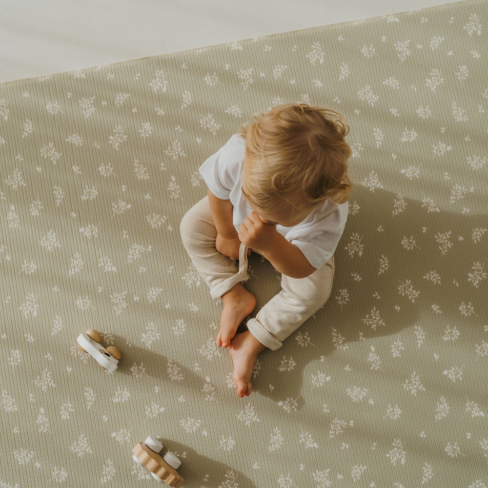 zoom motifs fleurs minimalistes tapis de jeu xl l'oasis